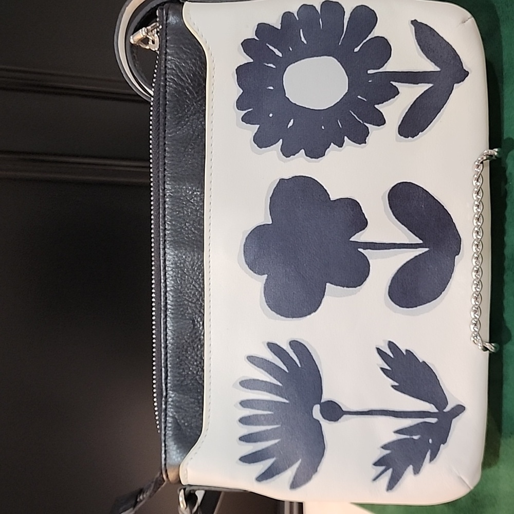 NEW BRIGHTON Vera Secret Garden Leather Pouch Handbag MSRP: $155 - Picture 3 of 14